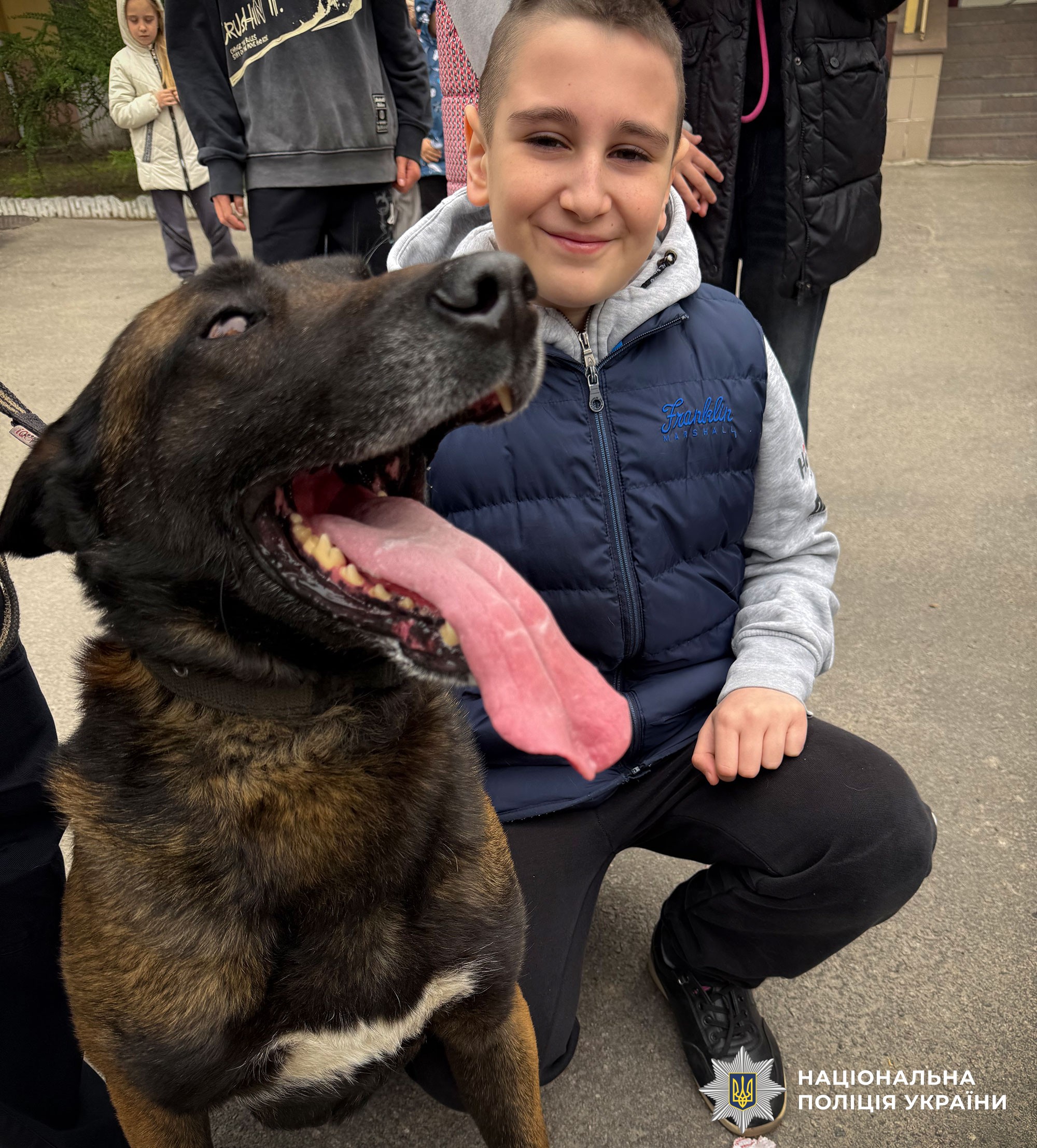 У Кременчуці поліцейські знайомили школярів з професією та навчали правил безпечної поведінки в умовах воєнного стану