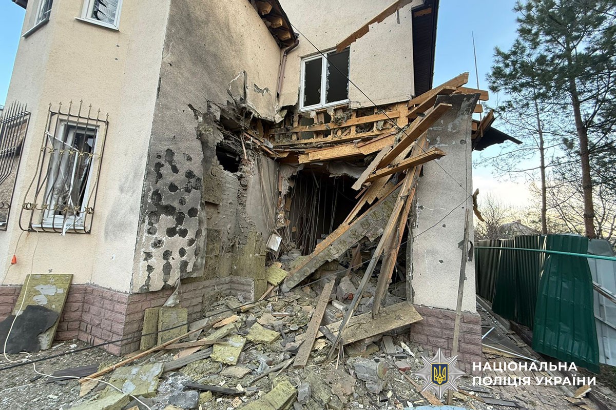 Зруйнований будинок