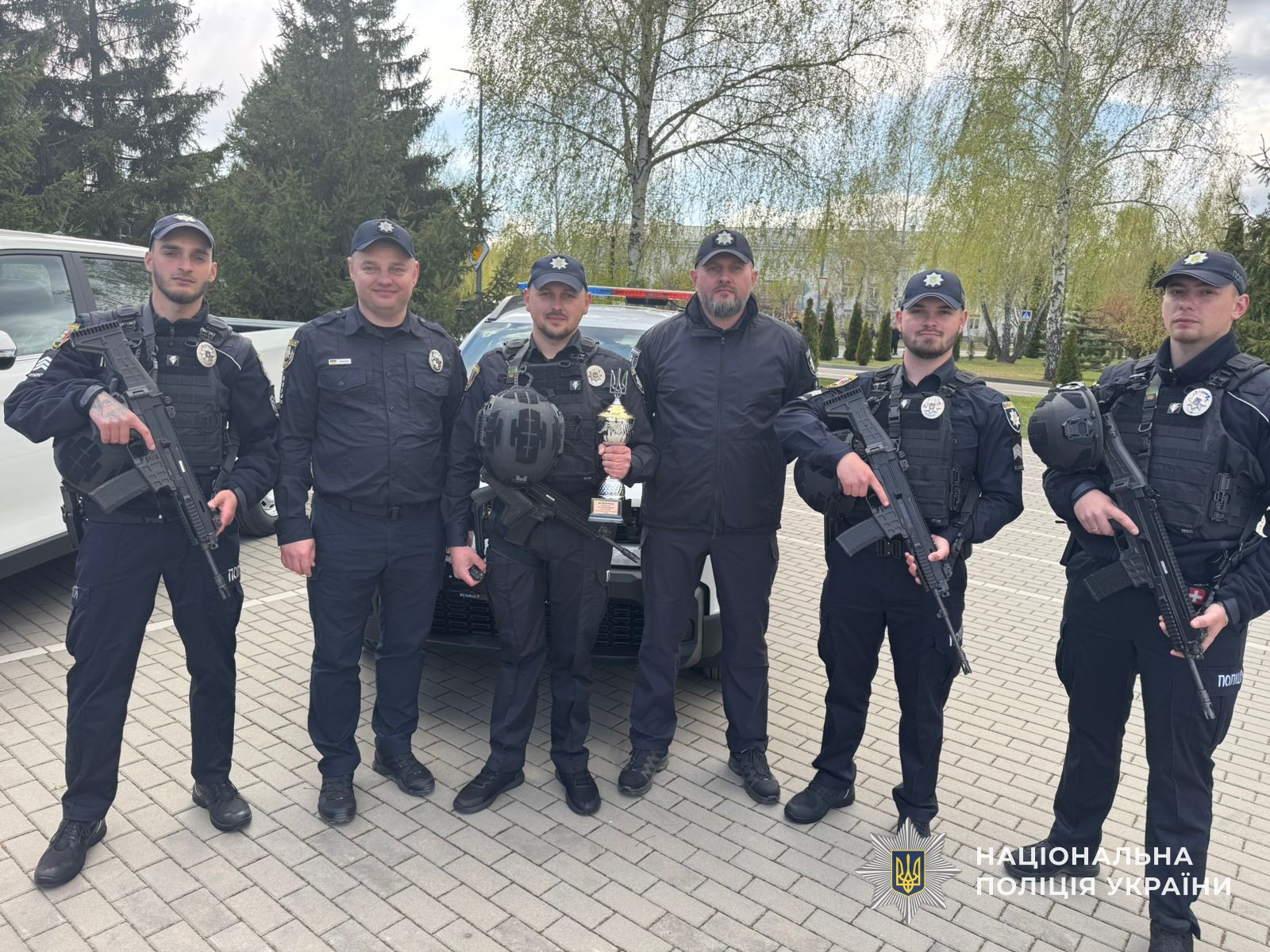 Команда Хустського районного управління поліції із заступником начальника ГУНП в Закарпатській області Романом Усом