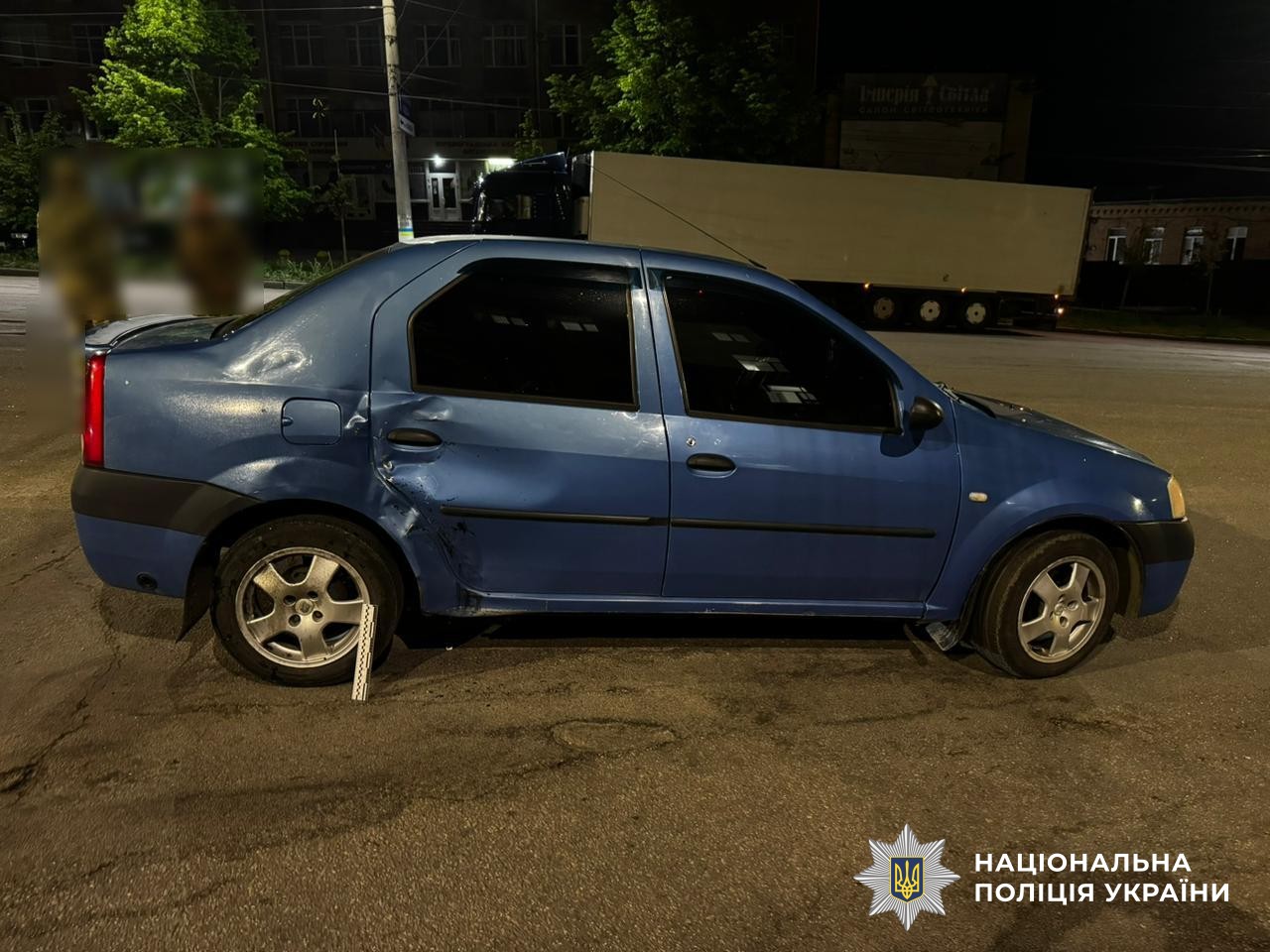 Пошкоджений автомобіль на місці ДТП