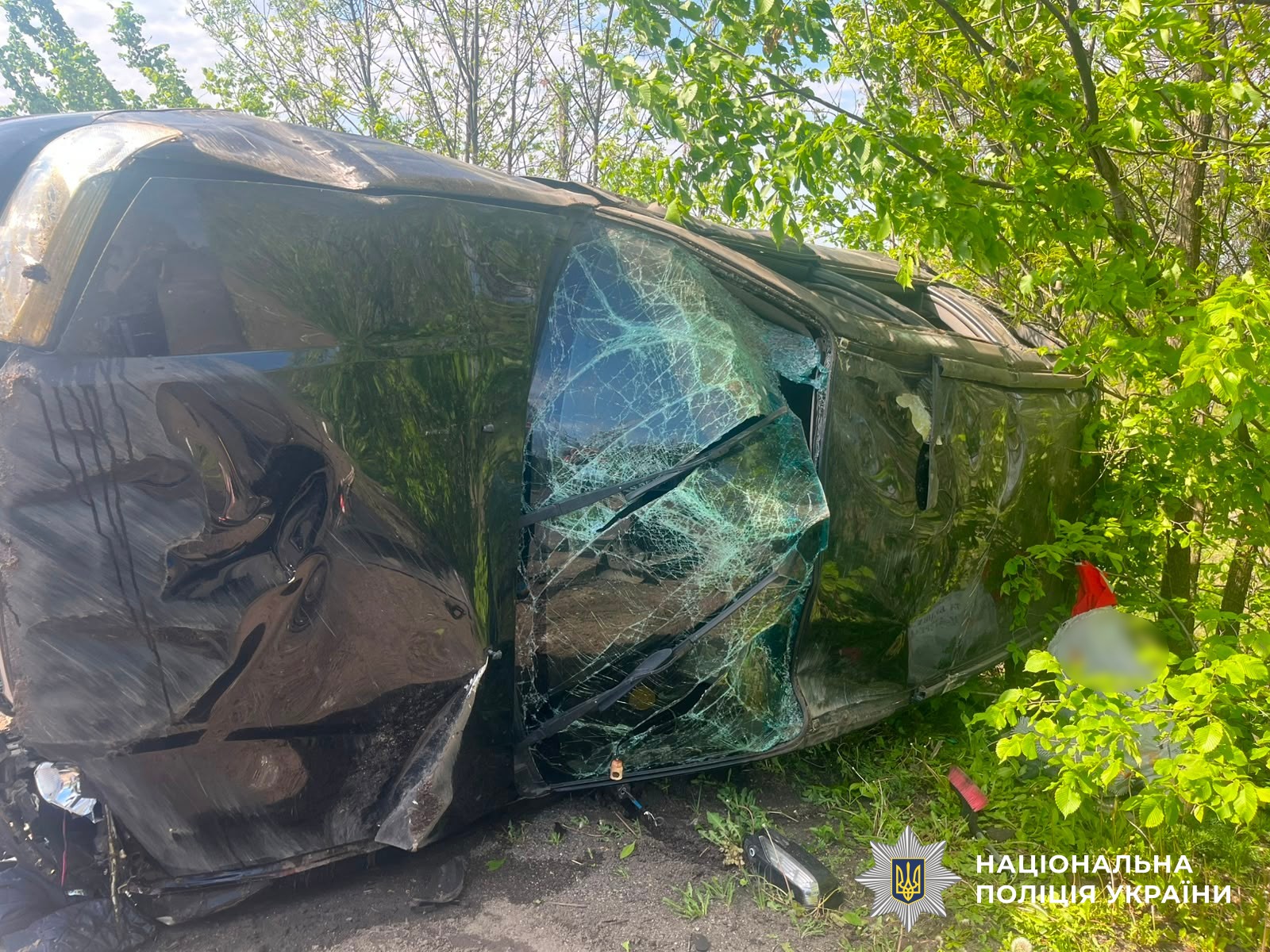 Пошкоджений автомобіль на місці ДТП