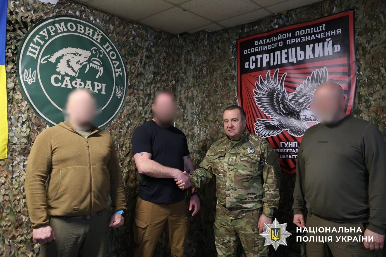 Керівник поліції Андрій Дуброва зараз з бійцями бригади