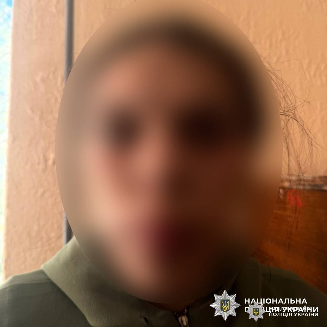 На Харківщині поліцейські затримали двох зловмисниць, які ошукали та обікрали пенсіонерку
