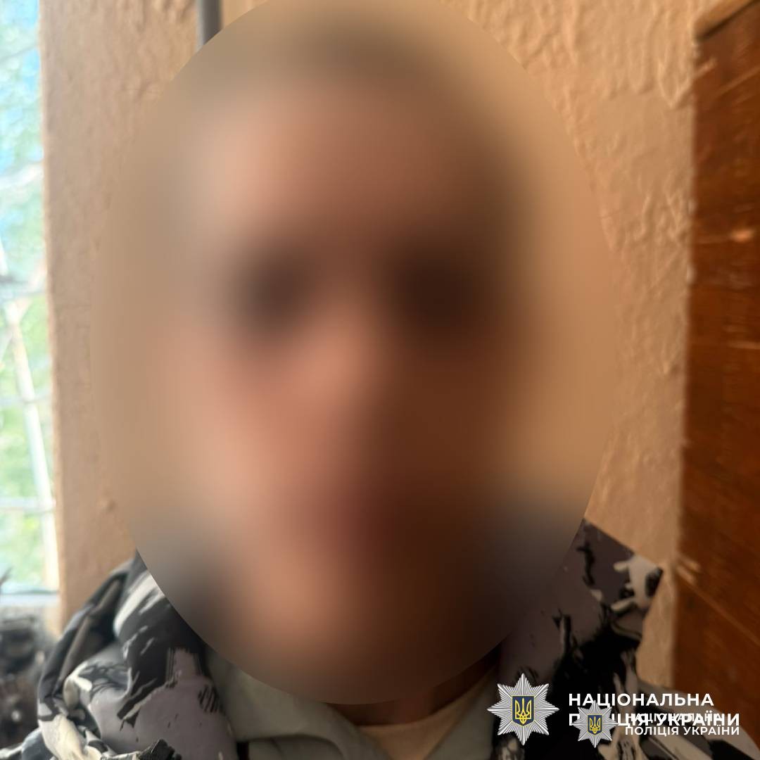 На Харківщині поліцейські затримали двох зловмисниць, які ошукали та обікрали пенсіонерку