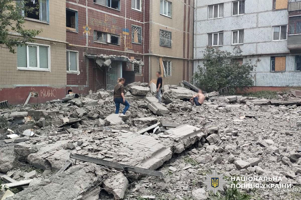 Зруйновані багатоповерхівки