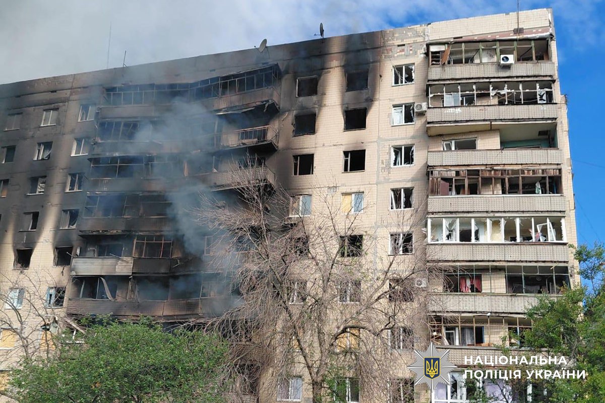 Пошкоджена багатоповерхівка