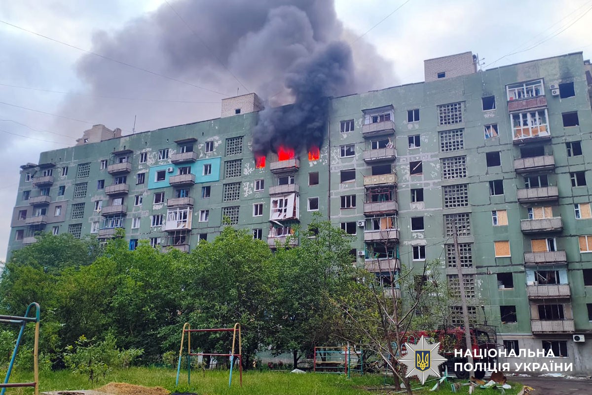 Горить багатоповерхівка