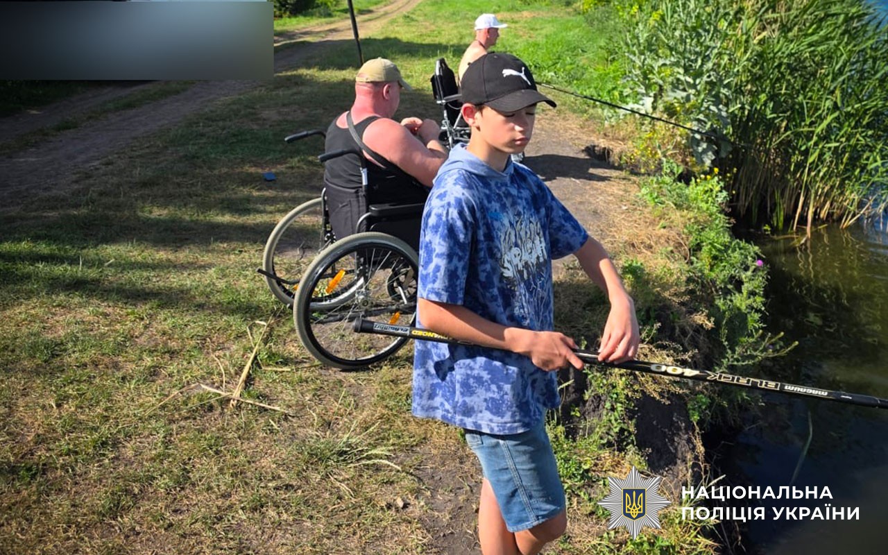 Тиша водойми замість звуків війни: на Полтавщині ветерани відновлювалися під час риболовлі