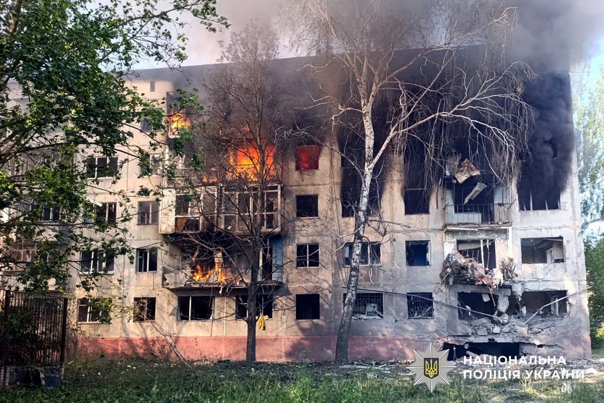 Зруйнована багатоповерхівка