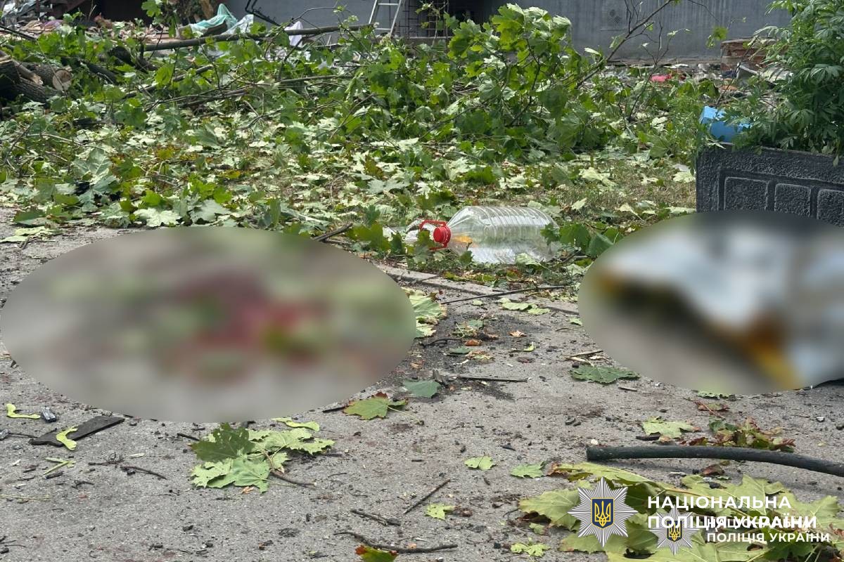 поліція працює на місцях ворожих обстрілів Харкова