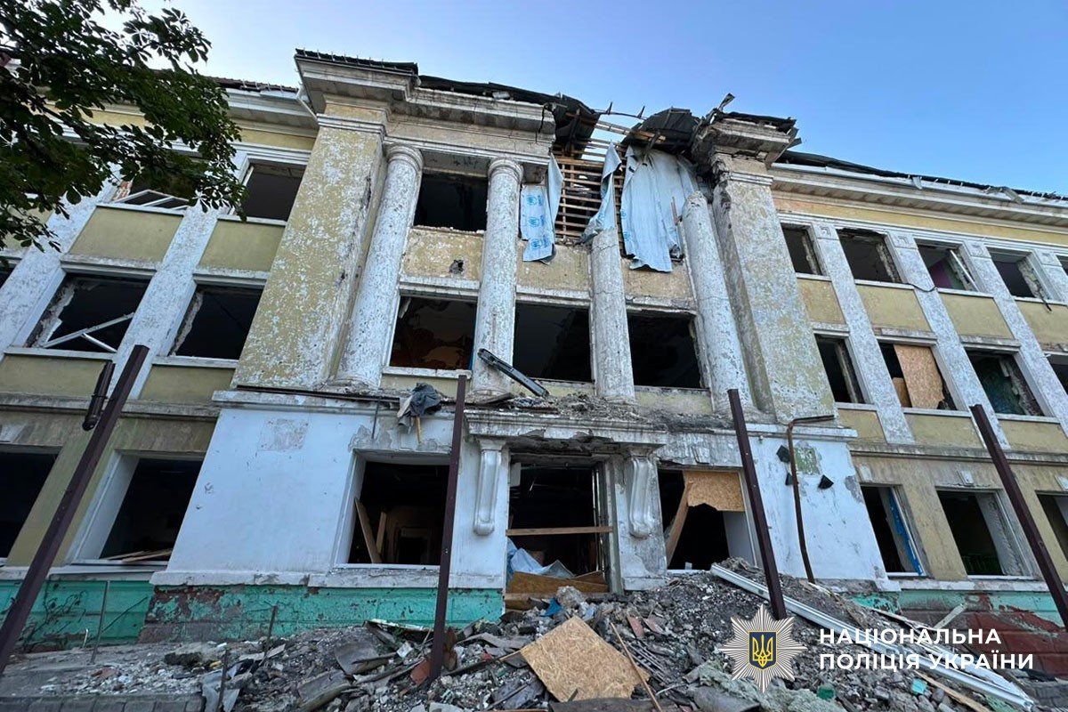 Зруйнована будівля