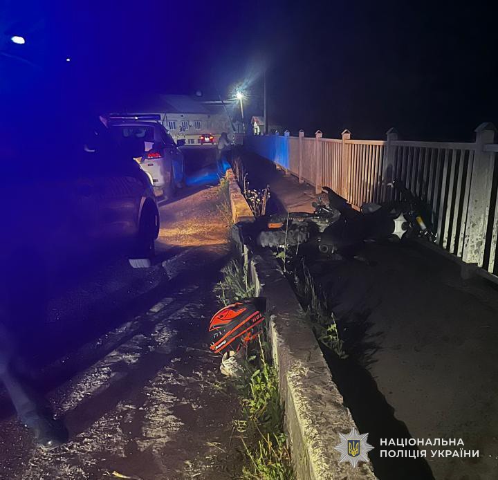 Дорожньо-транспортна пригода сталася 16 серпня близько 23:40 на вулиці Січових Стрільців у місті Хирів Самбірського району.