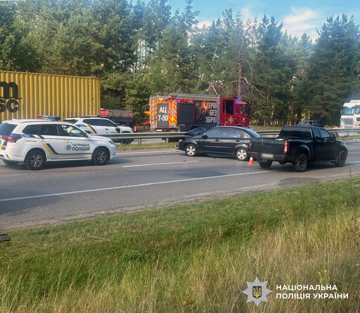 Семеро травмованих у ДТП на Житомирщині: пасажирський автобус перекинувся від зіткнення з авто