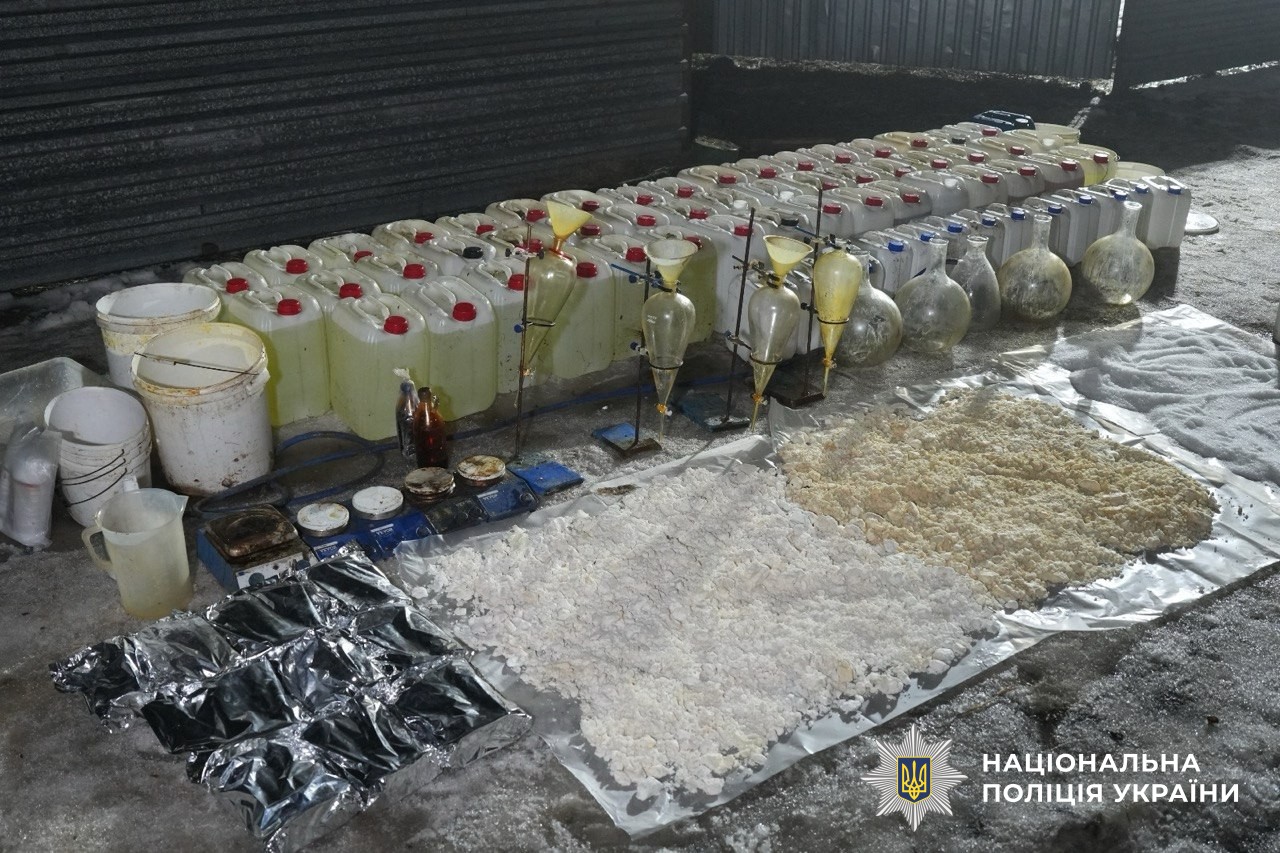 Сотні обшуків і підозр: Нацполіція завершила масштабну спецоперацію з ліквідації наркоінфраструктури