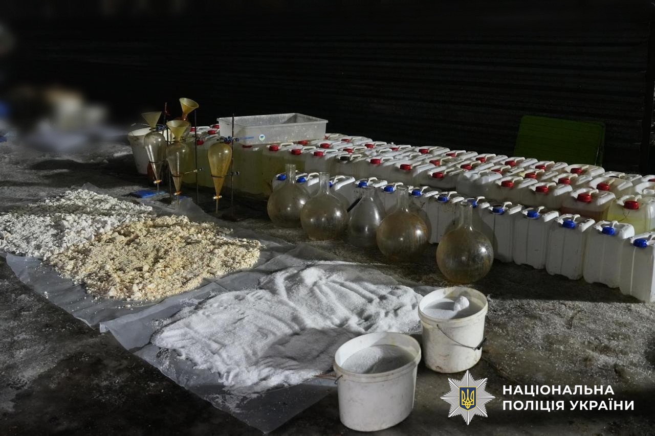 Сотні обшуків і підозр: Нацполіція завершила масштабну спецоперацію з ліквідації наркоінфраструктури
