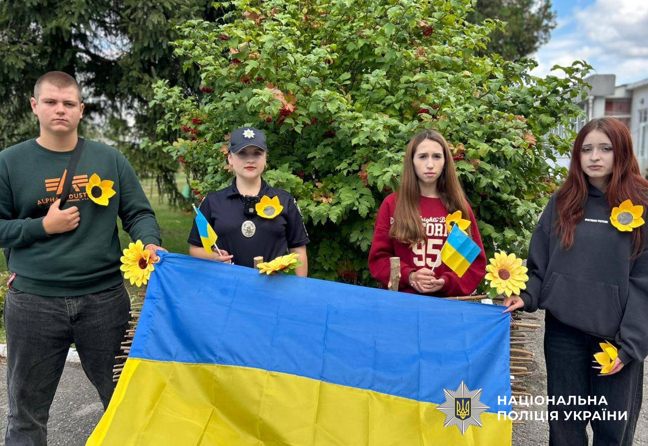 поліцейські проводять для дітей патріотичні зустрічі