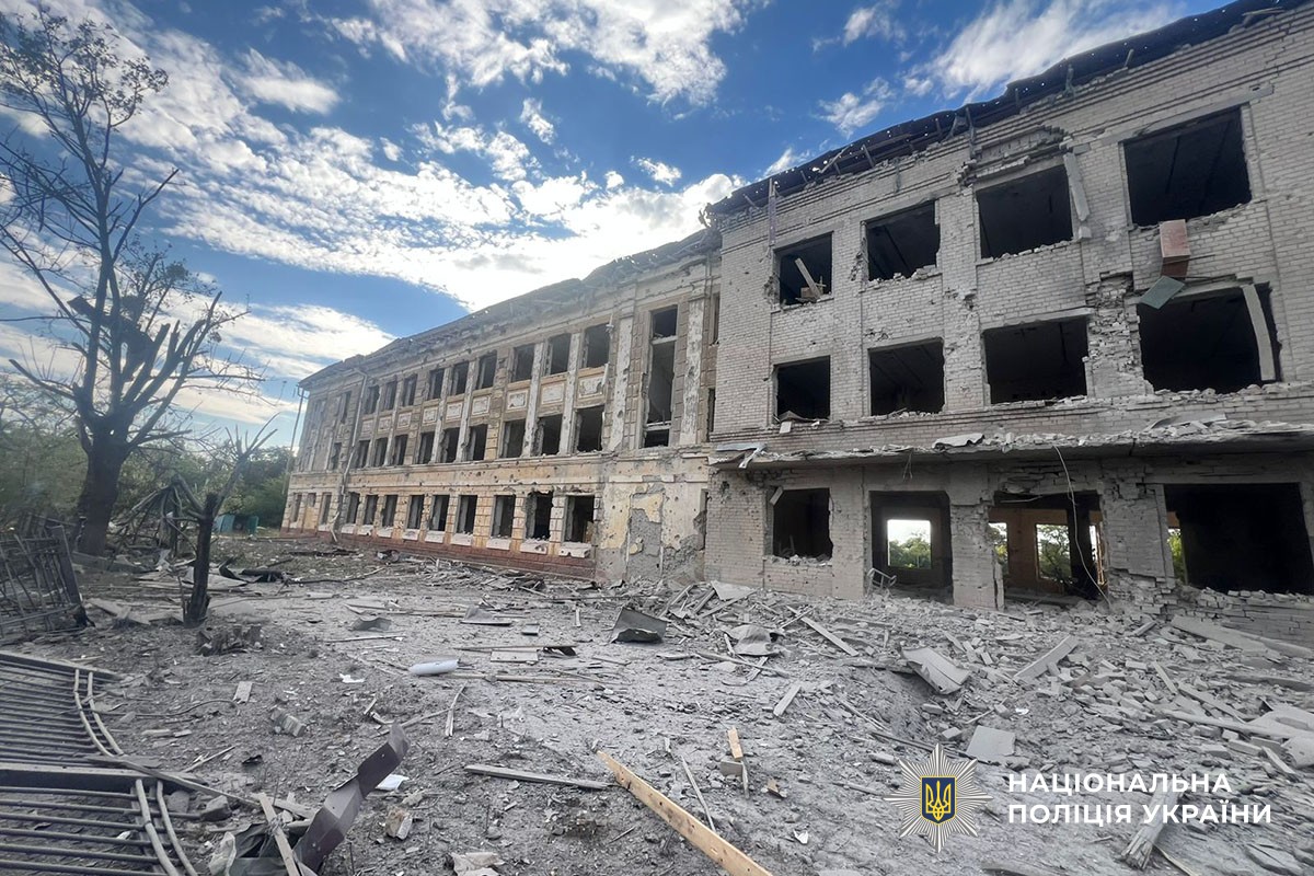 Зруйнована будівля