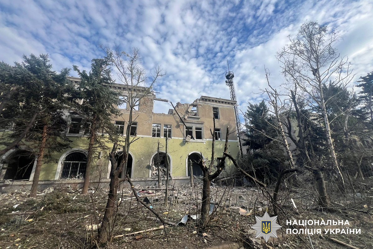 Зруйнована будівля