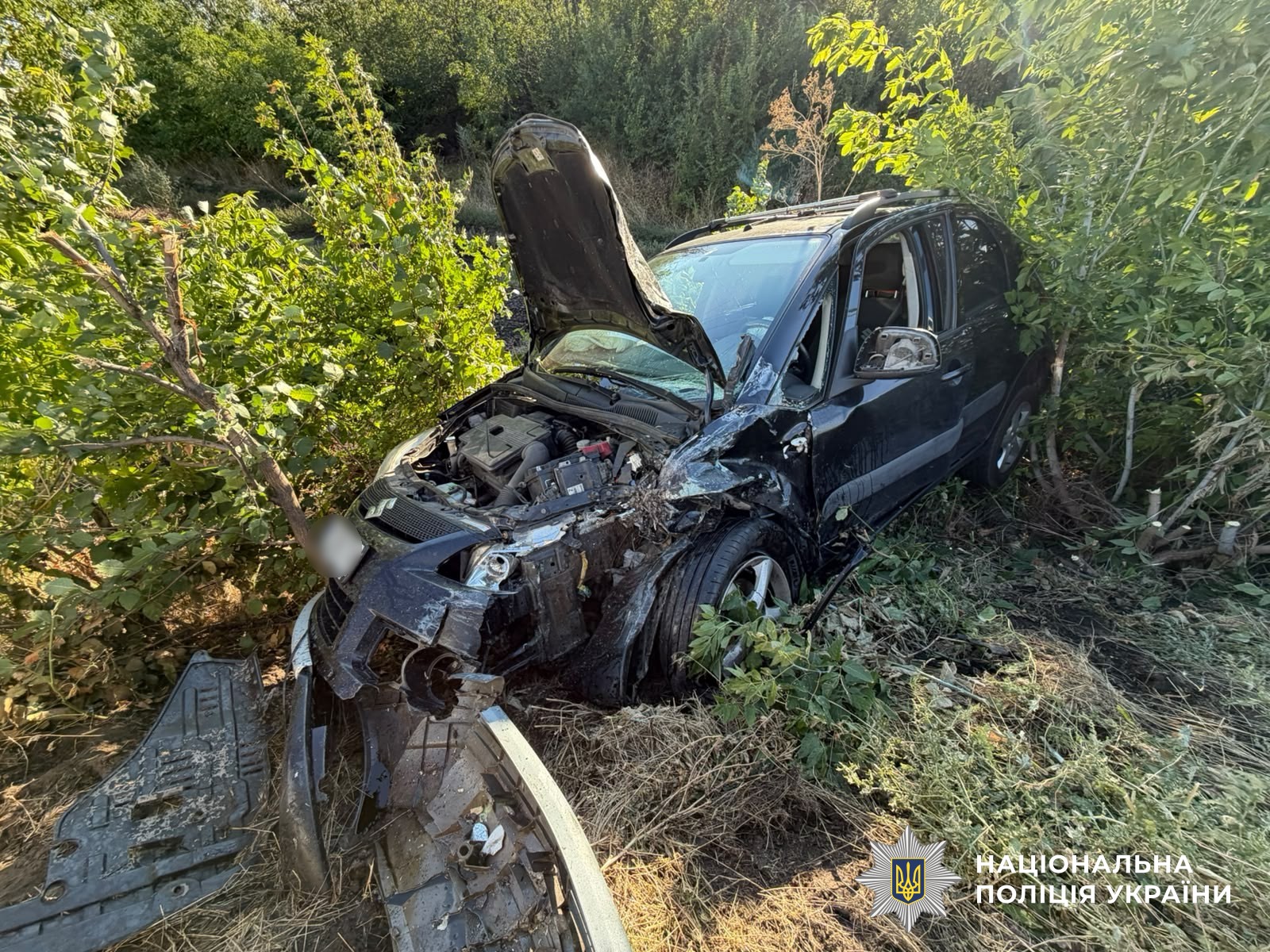 Пошкоджений автомобіль на місці ДТП