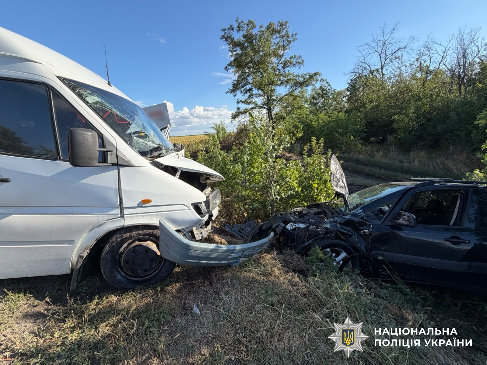 Пошкоджені автомобілі на місці ДТП
