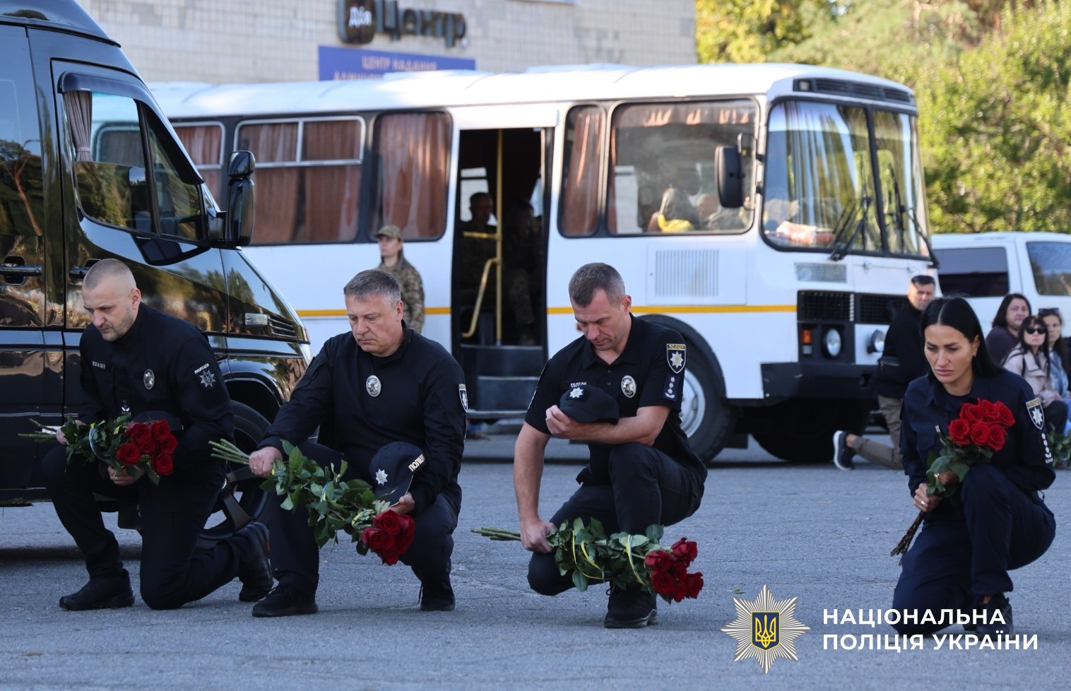 Поховання поліцейського Руслана Глущенка