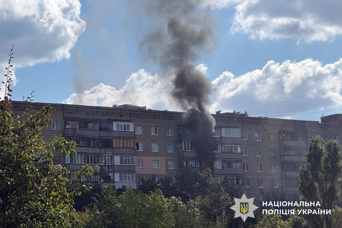 Горить багатоповерхівка