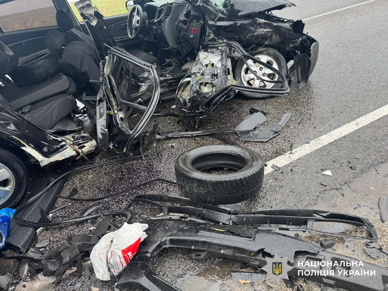 Пошкоджені автомобілі на місці ДТП