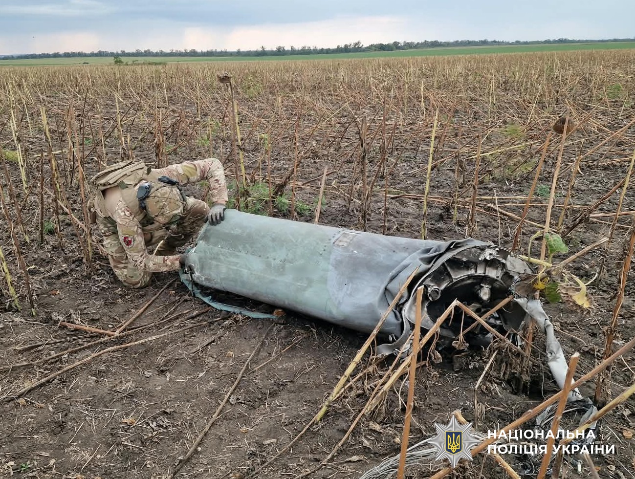 Вибухотехнік працює