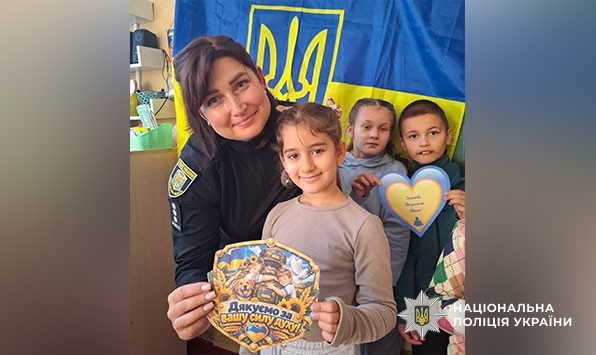 поліцейські проводять уроки для дітей