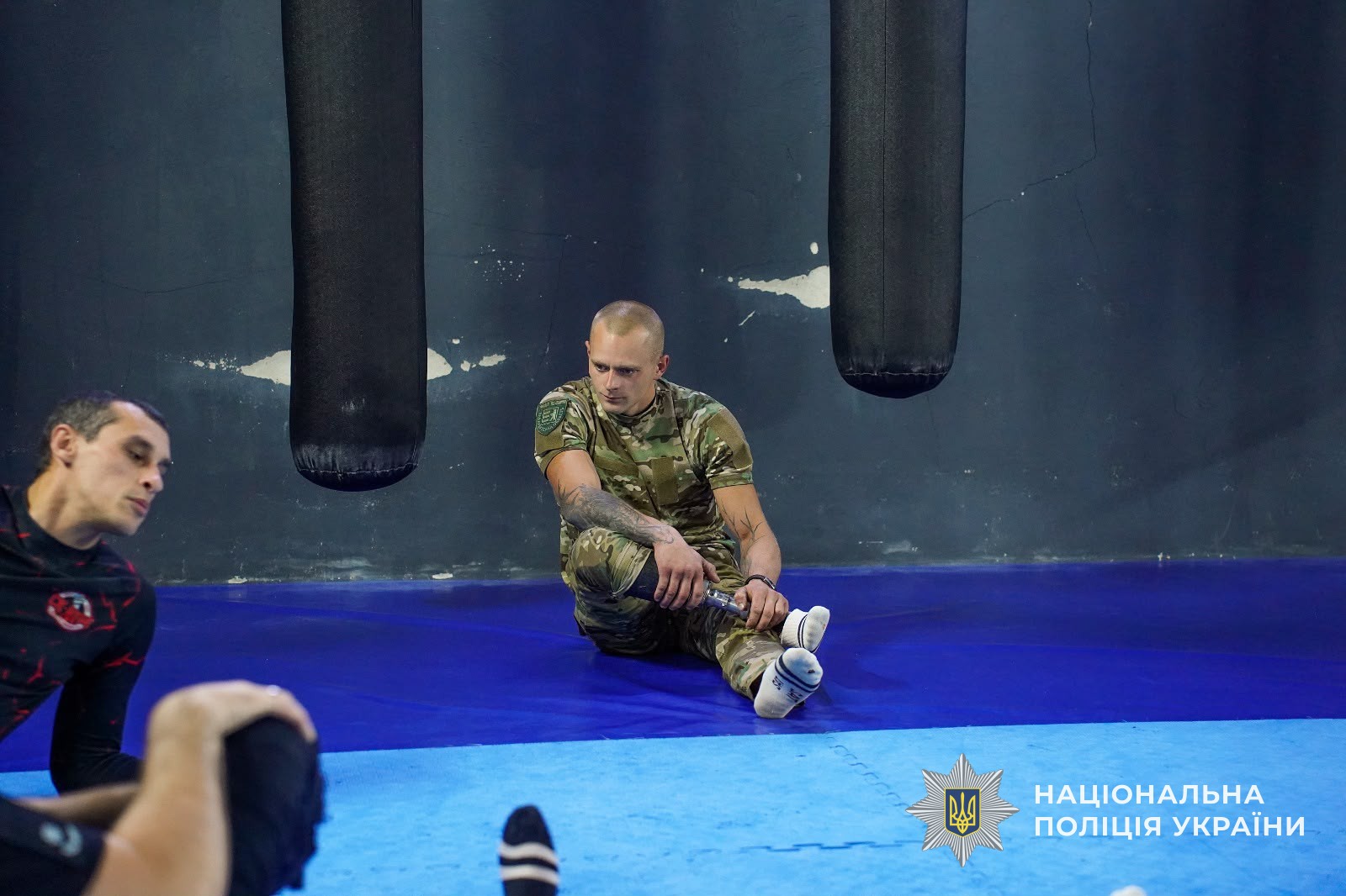 Тренування ветеранів на секції з адаптивних змішаних єдиноборств