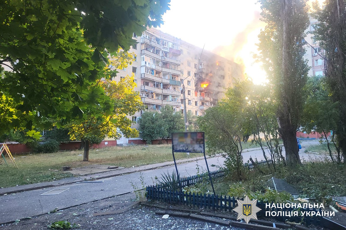 Горить багатоповерхівка