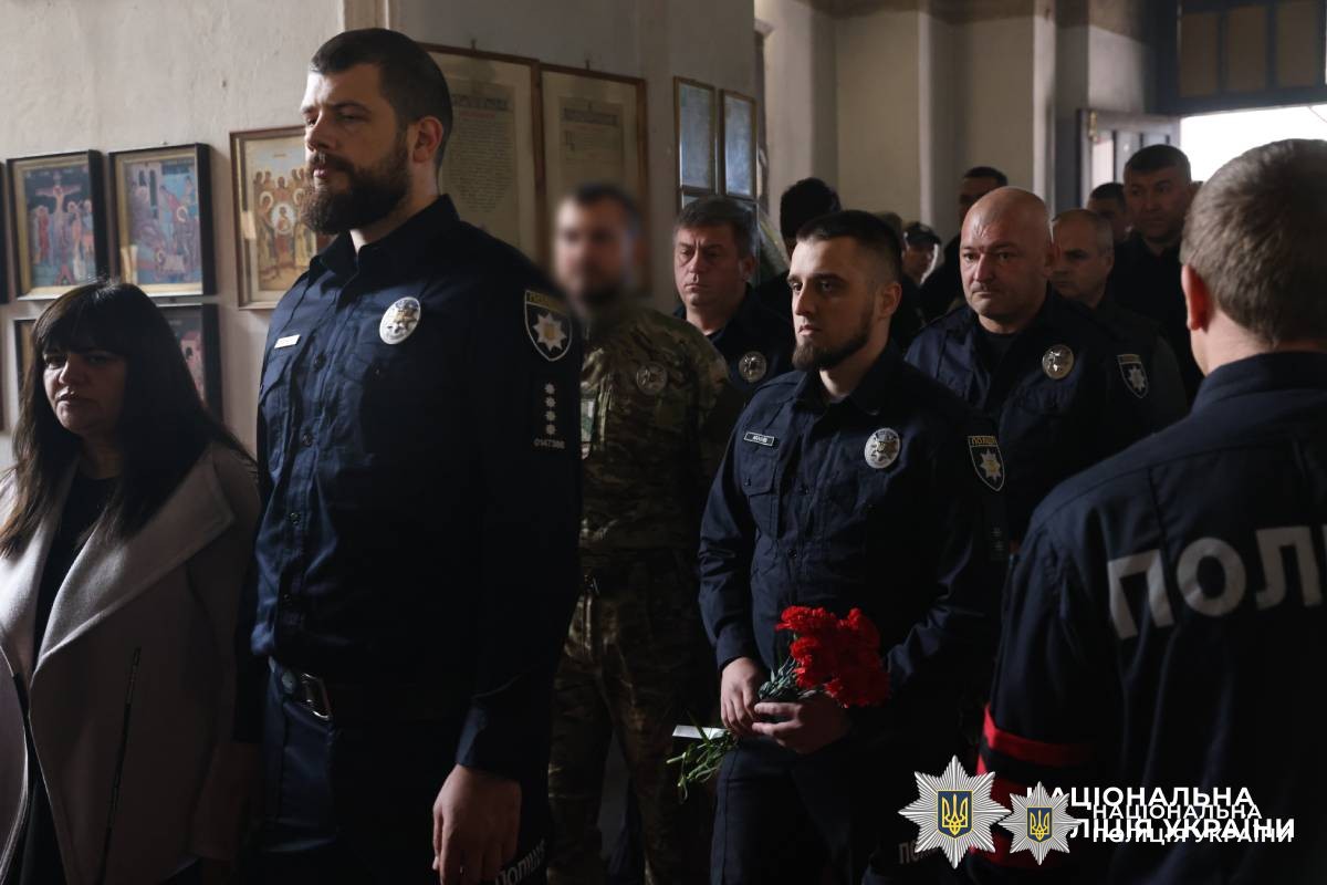 Харківщина попрощалася з капітаном поліції Ігорем Галінзовським, який загинув на службі