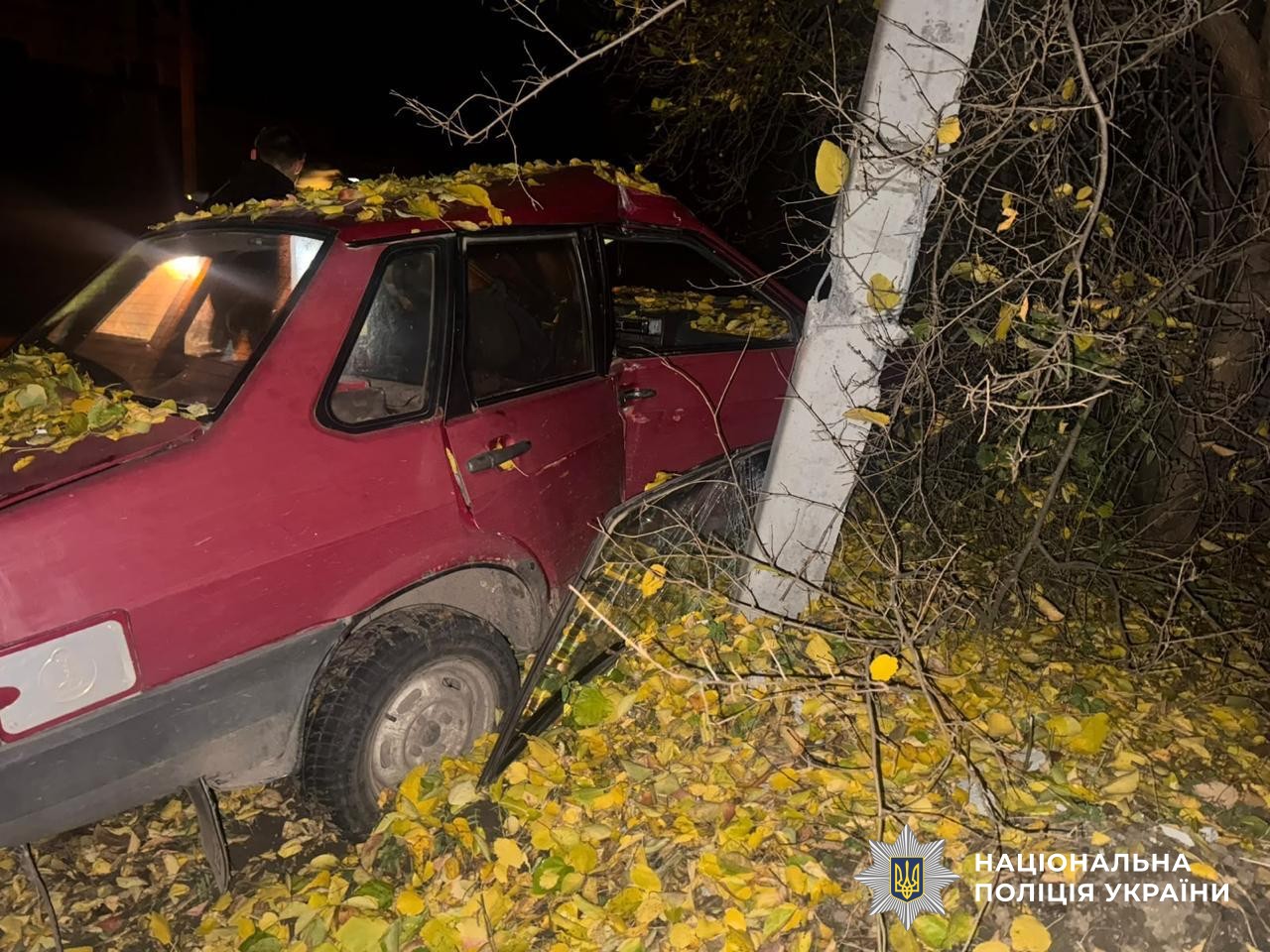 Пошкоджений автомобіль на місці ДТП